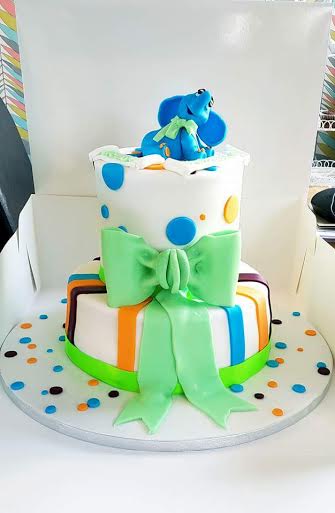 Cute Cake by Hayley McPherson of Milton Keynes Cupcakery