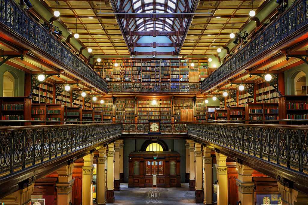 State library. Баварская государственная библиотека в Мюнхене. Библиотека американского университета. Библиотека в био стиле.
