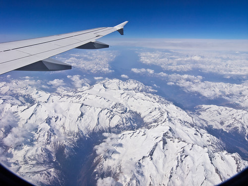 blue schnee sky snow alps travelling airplane reisen europa europe wing himmel glacier summit alpen blau gletscher flugzeug flügel gipfel olympuse5 schreibtnix