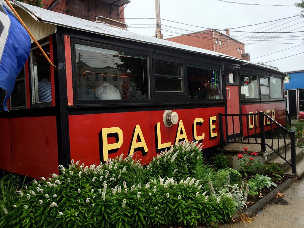 Palace Diner Biddeford, Maine - Retro Roadmap
