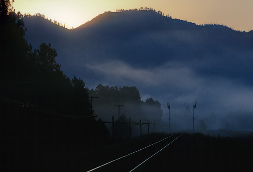 railroad mountains silhouette fog sunrise dawn montana mt signals rails blades mrl stregis springgulch semaphores montanaraillink clarkforkrivervalley milepost192 mrlfourthsubdivision