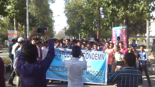 AMU students protest, send memo to PM urging actions against Swamy