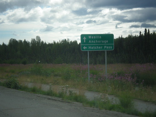 biggreensign intersection sign alaska willow ak3 georgeparkshighway
