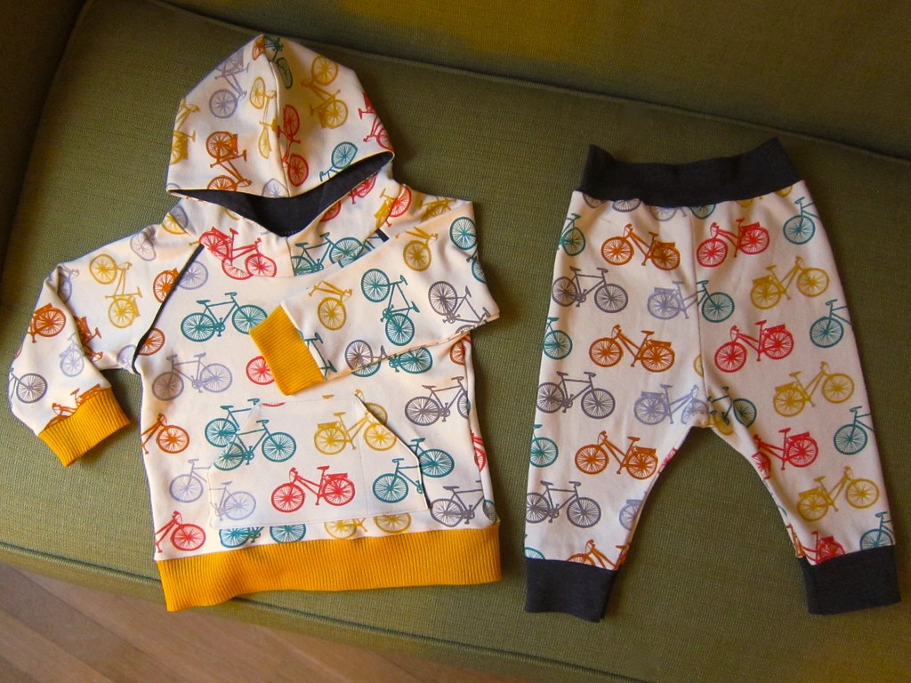 Bicycle print baby hoodie and pants