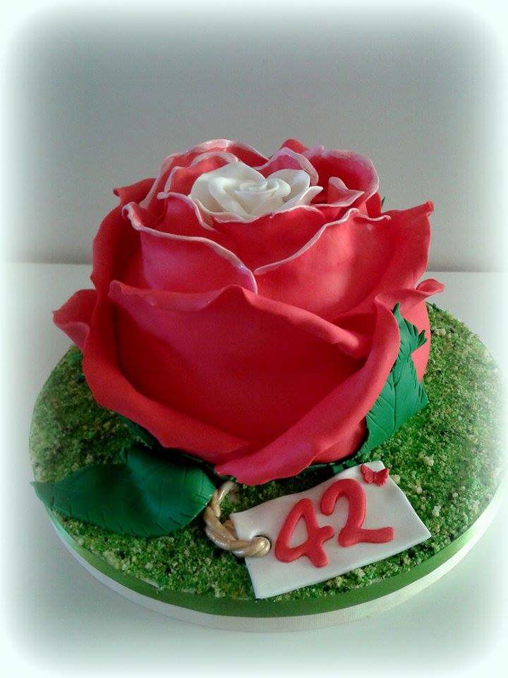 Flower Cake by Roberta Bulsei‎