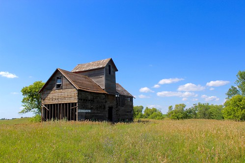 northdakota farm barn house abandoned