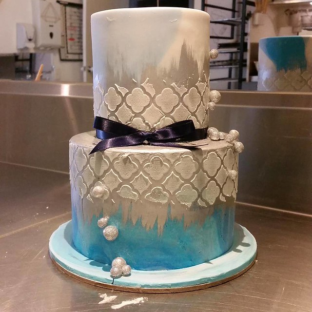 Gorgeous Cake by Ideas in icing