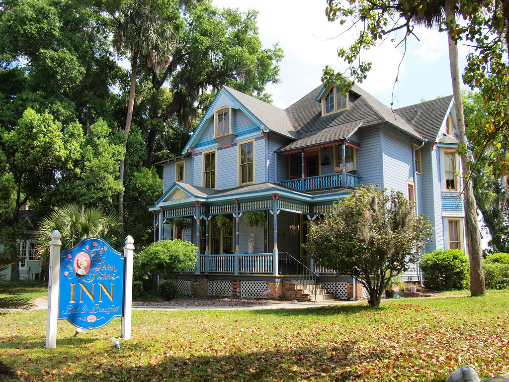 Seven Sisters Inn in Ocala, Florida