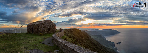 ocean sunset sky españa sun sol clouds marina de landscape atardecer iso100 soleil mar spain marine waves horizon coucher paisaje panoramic 180 galicia ciel honey cielo nubes sur marines nuages paysage vagues espagne olas ef2470mmf28lusm horizonte vastness garita panoramique panorámica océano inmensidad cedeira locéan cariño cantábrico immensité cantabrian ortegal 240mm cantabrique herbeira canoneos7d ƒ80 garitaherbeira