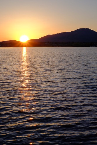 sunset lake canada water eau magog québec fujifilm fujinon montorford coucherdesoleil estrie lacmemphrémagog xt1 classicchrome xf35mmf14r
