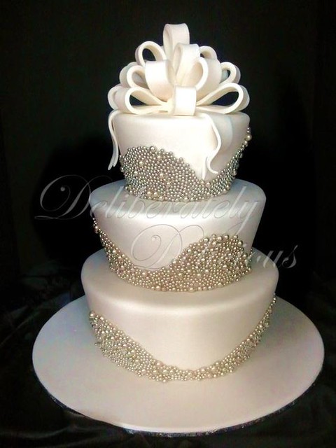Elegant Cake by Cake Appreciation Society