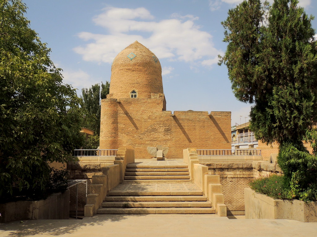Tomb of Baba Taher, Tomb in Hamadan - PinIRAN