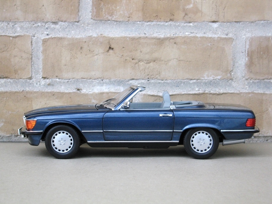 Norev 1:18 Mercedes 300SL (R107) (dark blue) | DiecastXchange Forum