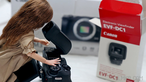 Mia helps to check the EVF