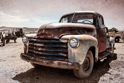 chevrolet chevy oldtruck rusty rust antique aged weathered automobile auto topazlabs canon eos 6d ef2470mmf28lusm texture sunlight shadows chrome glass exploring explorer