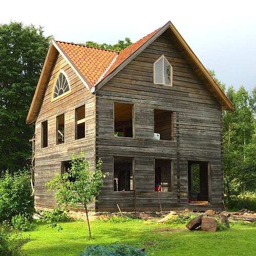 bildström architecture arkitektur timber house timmer hus building byggnad värmland sweden sverige squarish square window fönster