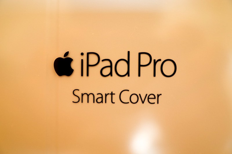 iPadProSmartCoverパッケージロゴ