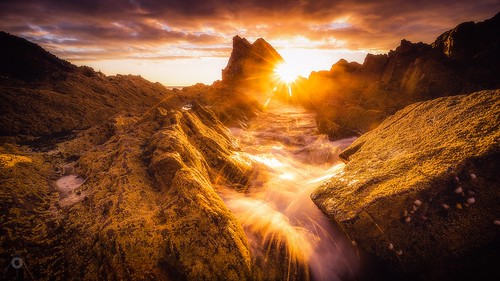 bowfiddlerock canon dawn landscape leefilters light longexposure morayshire portknockie rocks scotland seascape sunrise water waves