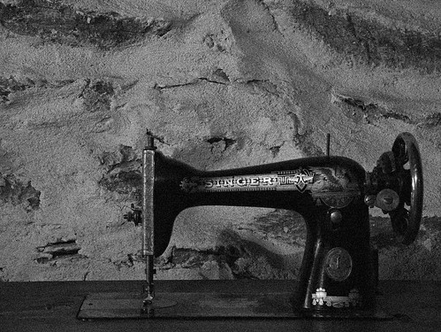 sewingmahine máquinadecoser utensilio device utensil tool herramienta old antiguo sew coser
