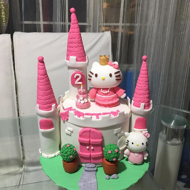 Hello Kitty Cake by Kristine Miranda