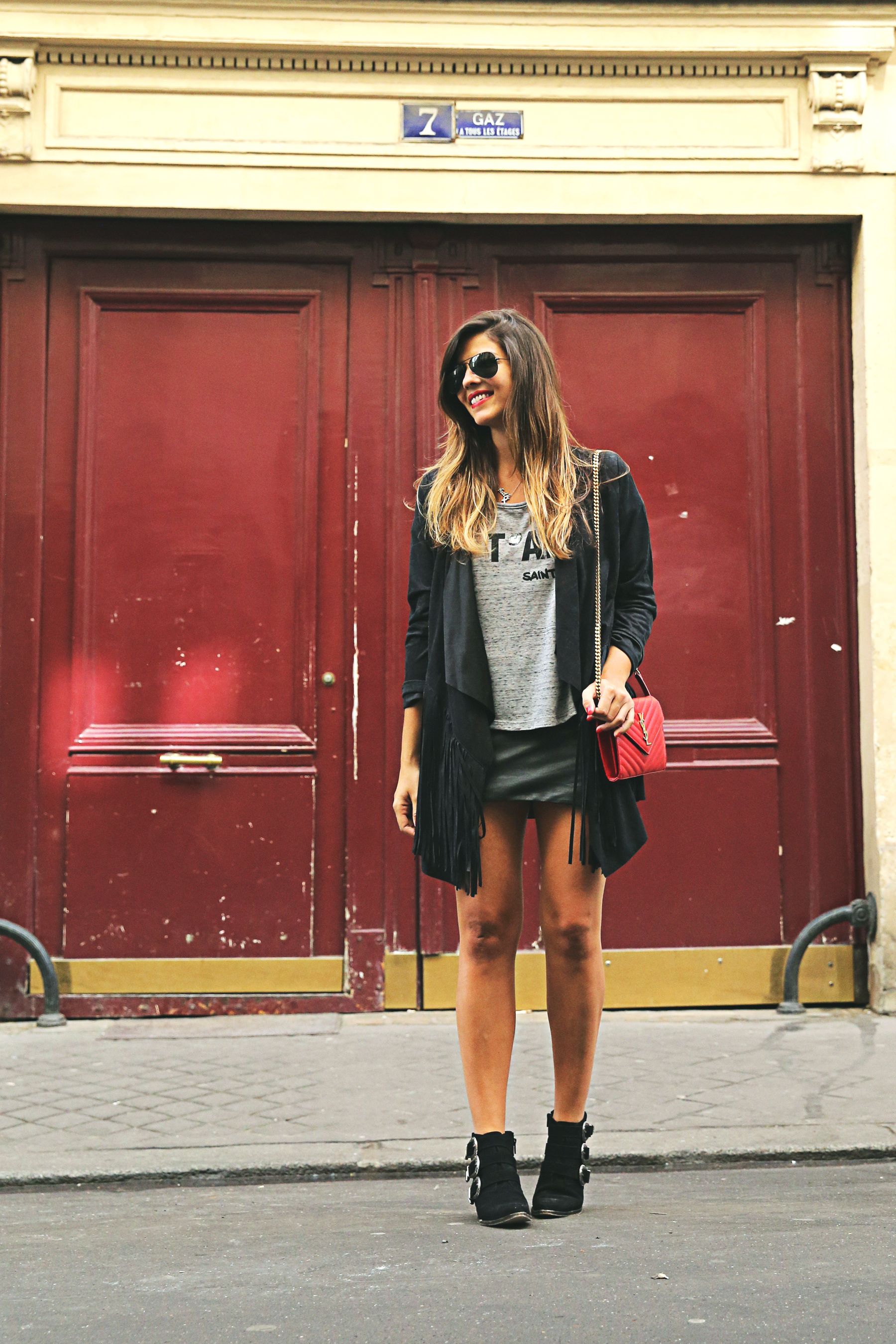 trendy-taste-look-outfit-street-style-ootd-blog-blogger-fashion-spain-moda-españa-fringed-jacket-mustt-ysl-falda-mekdes-leather-piel-12