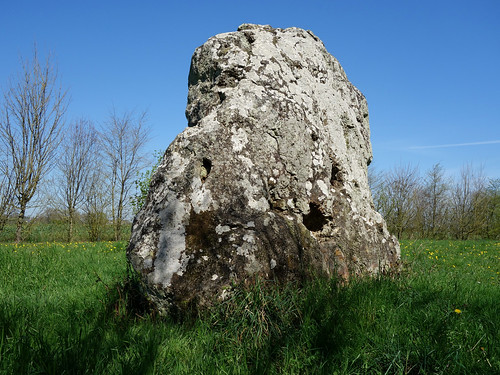 quartz quartzite saintaubin menhir mégalithe paysdelaloire loireatlantique châteaubriant saintaubindeschâteaux saintaubindeschateaux loueres louëres