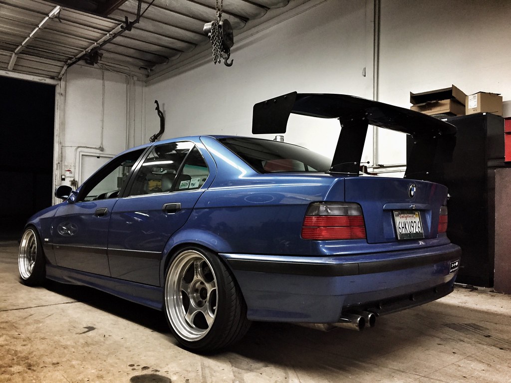 Here is a wing mounted on Geoff's e36 M3. 