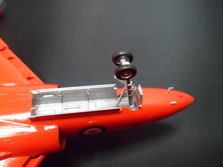 Red Angel [Vought F7U-3M Cutlass Fujimi] 17246809592_f5acda7308_b
