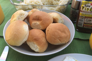 Pinoy Breakfast in the City - Pandesal