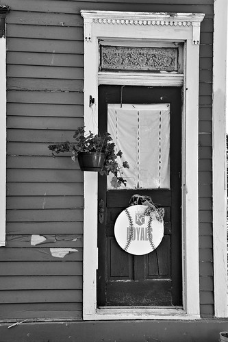 door usa flower building nikon pot missouri signage curb chippedpaint maplestreet kcroyals oldhotel colecamp d7100