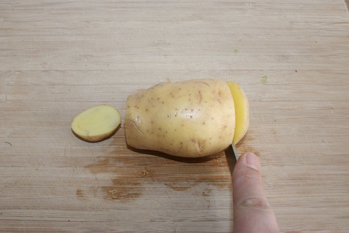 13 - Kartoffelenden abschneiden / Cut potato ends