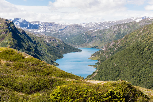 böverdalen bøverdalen fjällen höyrokampen høyrokampen jotunheimen lom natur norge norway oppland sjö sommarsnö outdoor lake mountain