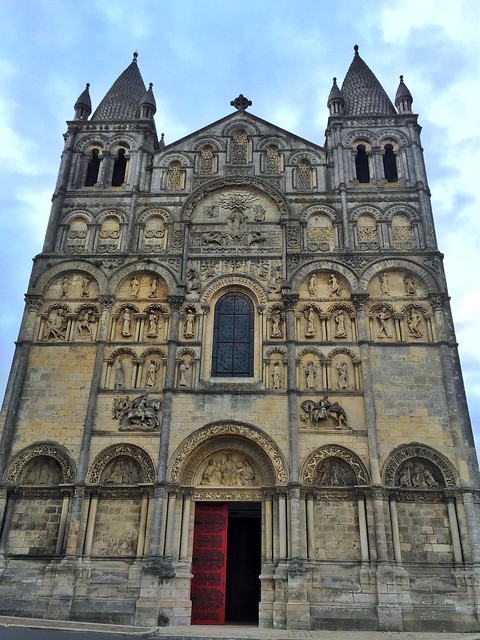 Fachada de la Catedral de Angulema (Francia)