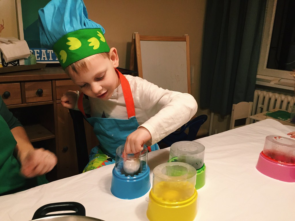 Coloring Eggs (4/6/15)