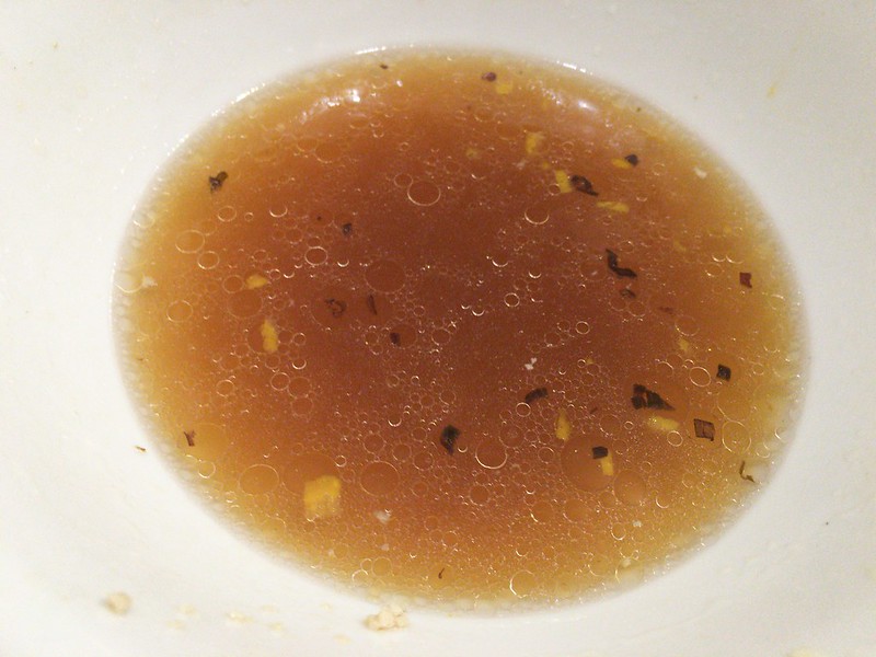 Hulu-lu醤油SOBAのスープ