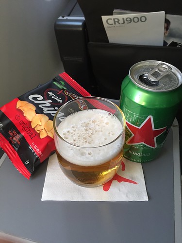 american eagle airlines heineken beer apple chips