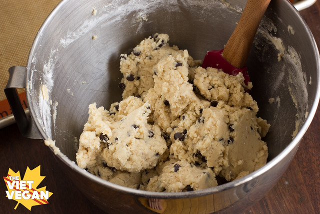 THE BEST Vegan Chocolate Chip Cookies | The Viet Vegan | Crisp edges, chewy centre, perfect chocolate-to-cookie-ratio.