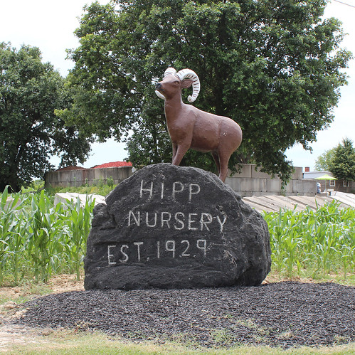 haubstadt indiana hippnursery fakeanimals statue ram