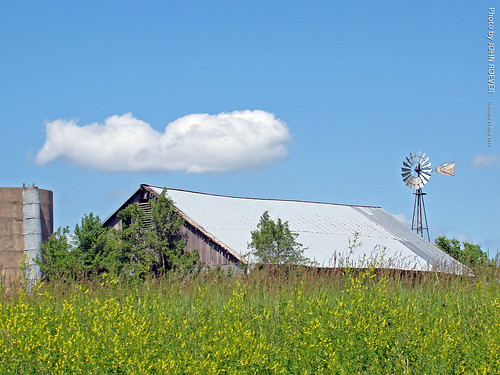road windmill barn drive highway driving may kansas ontheroad 2015 leavenworthcounty driverpic countyroad1 may2015