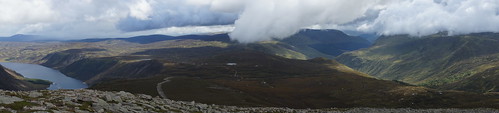 scotland highlands scottishhighlands mountain cloud broadcairn munro water loch lochmuick cairngorms