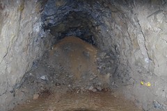廃トンネルの土砂エリア