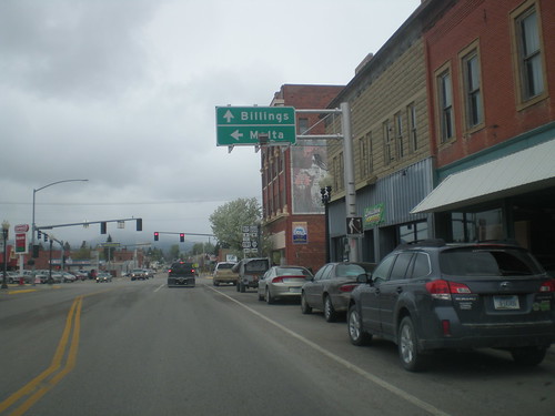 sign montana intersection overhead lewistown biggreensign us191 mt200 us87 mts238