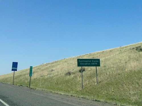 sign montana continentaldivide i15 biggreensign silverbowcounty deerlodgepass