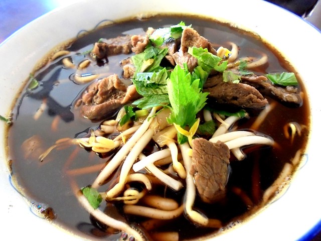 Colourful Cafe beef noodles 2