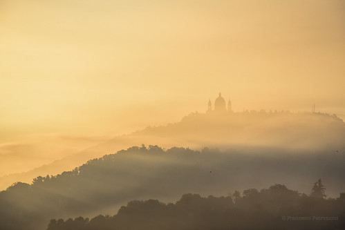 basilicadisuperga basilica superga torino fog foggy mist misty dawn sunrise sun colours landscape hills piemonte italy italia nikon nikond5300