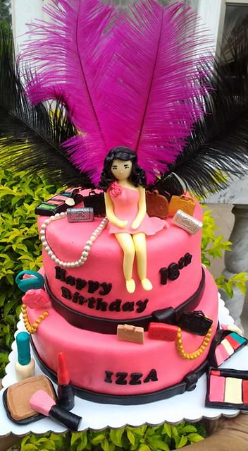 Gorgeous Lady in Pink Cake by Rhea Murao, Jhun Gomez Murao, Vhina Gomez Javar, Trixsie Gomez Mendoza and the Solidkazins of team PASARABO