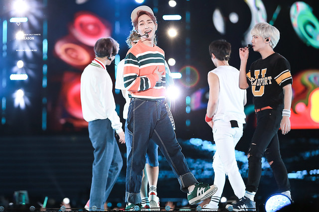 150523 Onew @ Dream Concert 2015 18001234224_2f8ca77a12_z
