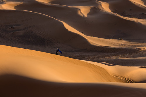 people landscape ma desert places equipment morocco sanddune ergchebbi meknèstafilalet canoneos6d deserttrekking canonef70200mmf28lisiiusm