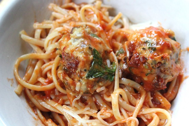Baked Sun Dried Tomato and Spinach Chicken Parmesan Meatballs