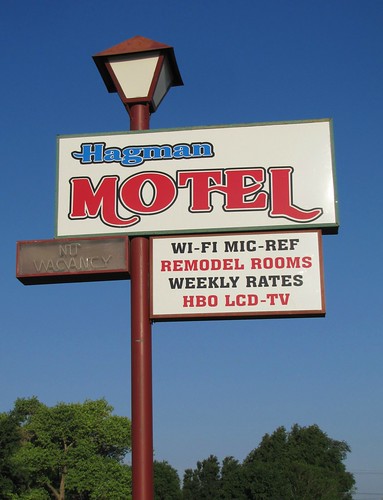 motel kansas smalltown highplains plasticsigns hugoton vintagemotels